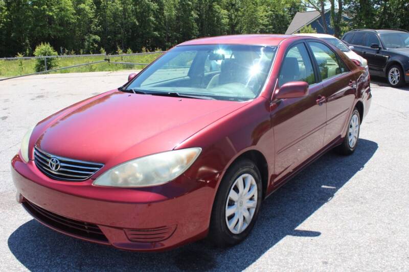2005 Toyota Camry for sale at UpCountry Motors in Taylors SC