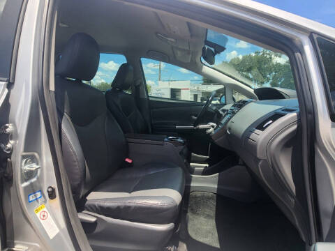 2013 Toyota Prius v Five