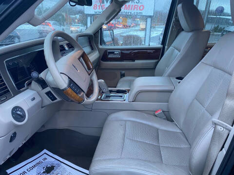 2011 Lincoln Navigator L