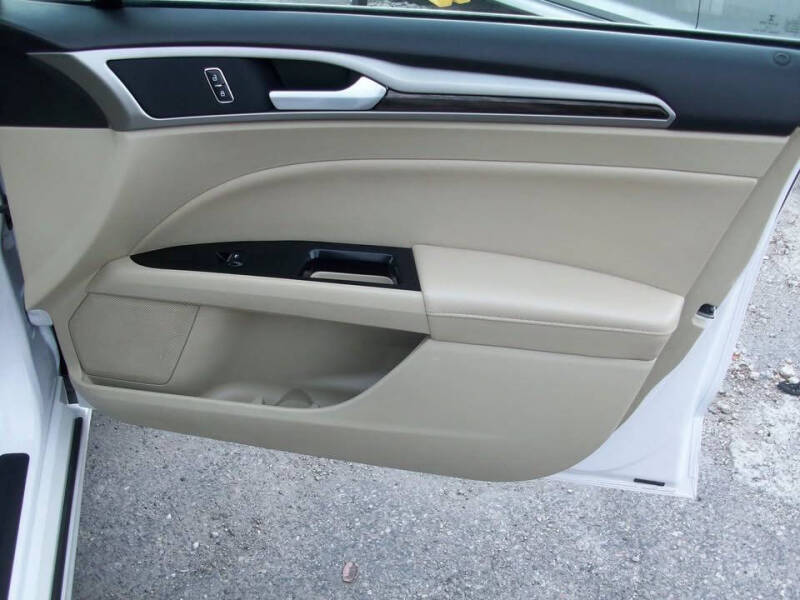 2014 Ford Fusion Hybrid SE