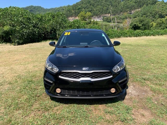 Used 2021 Kia Forte LXS with VIN 3KPF24AD3ME305762 for sale in Hazard, KY