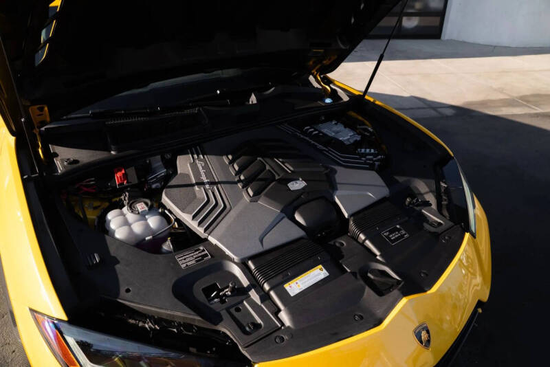 2024 Lamborghini Urus Performante