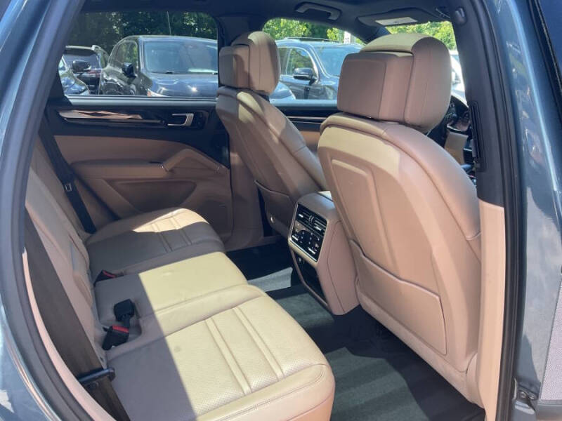 2019 Porsche Cayenne E-Hybrid
