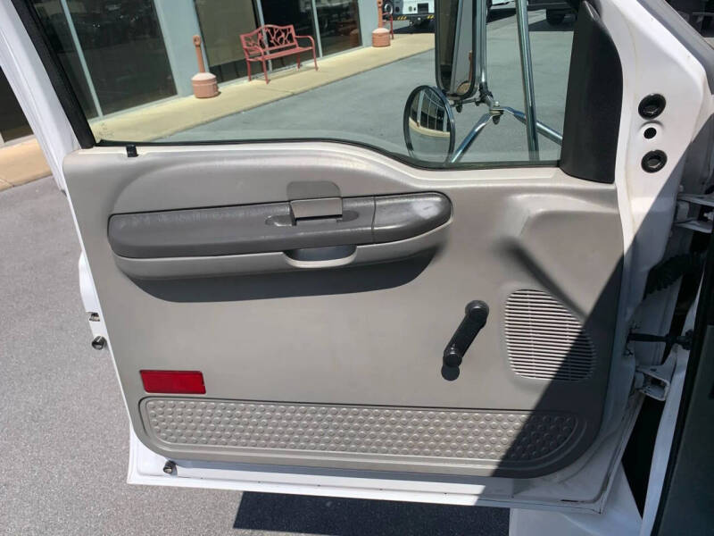 2003 Ford F-650 Super Duty