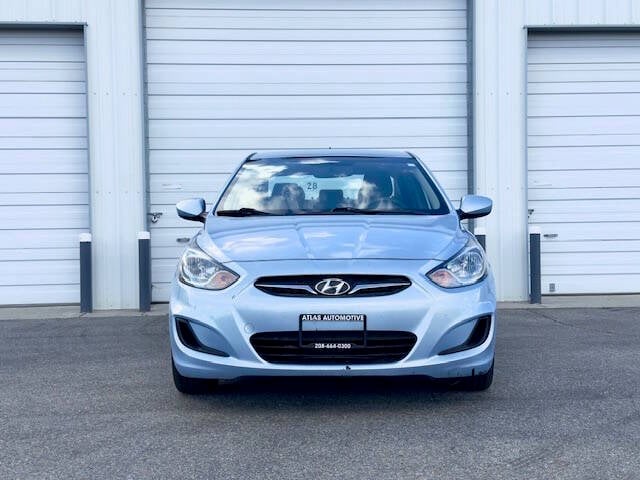 2012 Hyundai Accent GLS photo 2