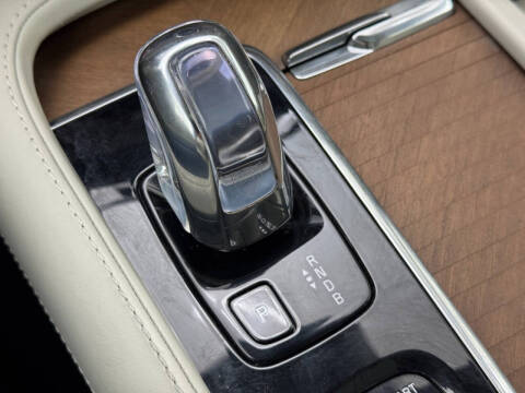 2017 Volvo XC90 T8 eAWD Inscription