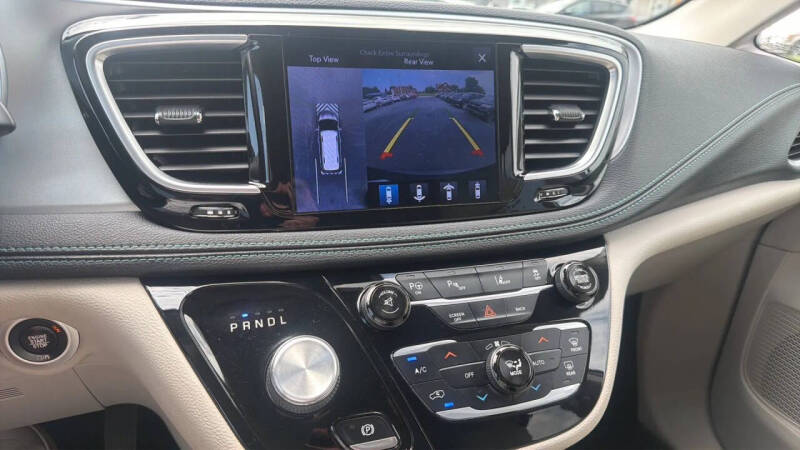 2017 Chrysler Pacifica Hybrid Platinum