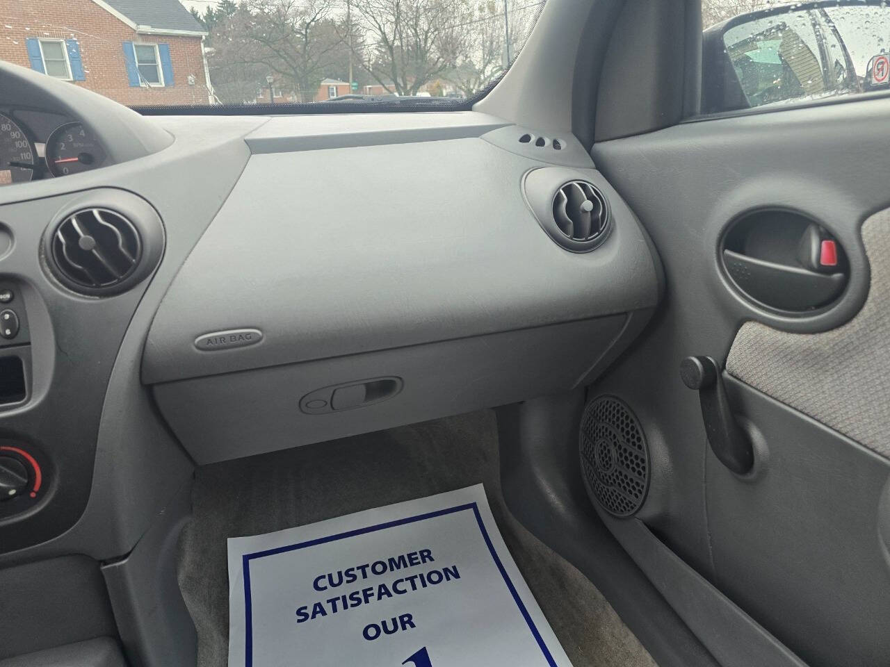 2004 Saturn Ion for sale at QUEENSGATE AUTO SALES in York, PA