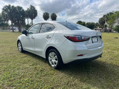 2019 Toyota Yaris LE