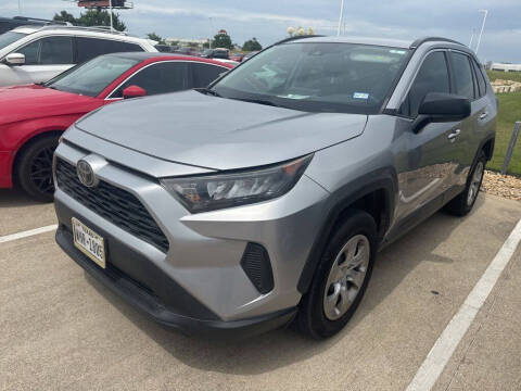2020 Toyota RAV4 LE
