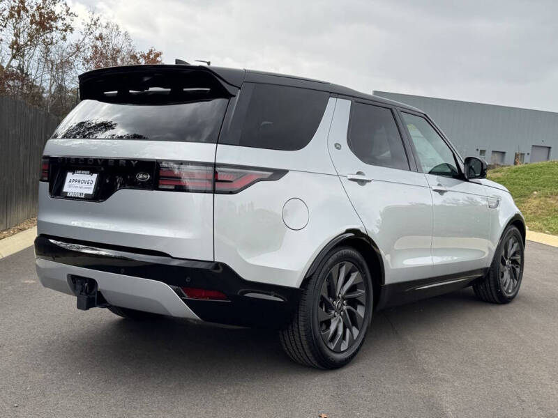 2023 Land Rover Discovery P300 S R-Dynamic