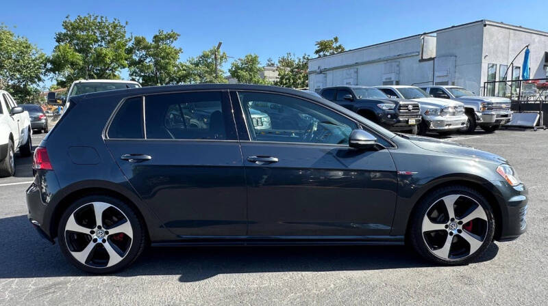 2017 Volkswagen Golf GTI S