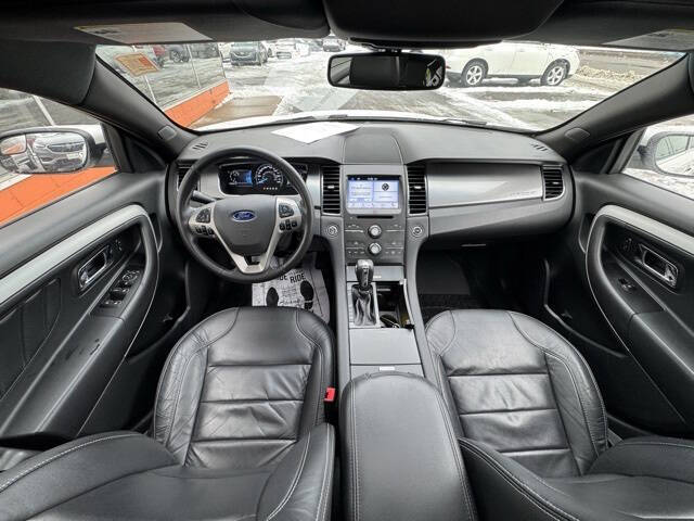 2016 Ford Taurus SEL