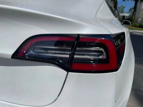 2020 Tesla Model 3 Standard Range Plus