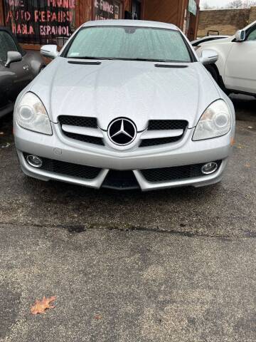 2009 Mercedes-Benz SLK for sale at MKE Avenue Auto Sales in Milwaukee WI