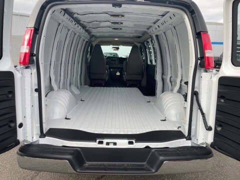 2025 Chevrolet Express 3500