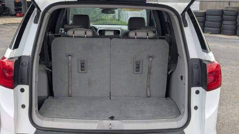 2017 GMC Acadia SLE-1