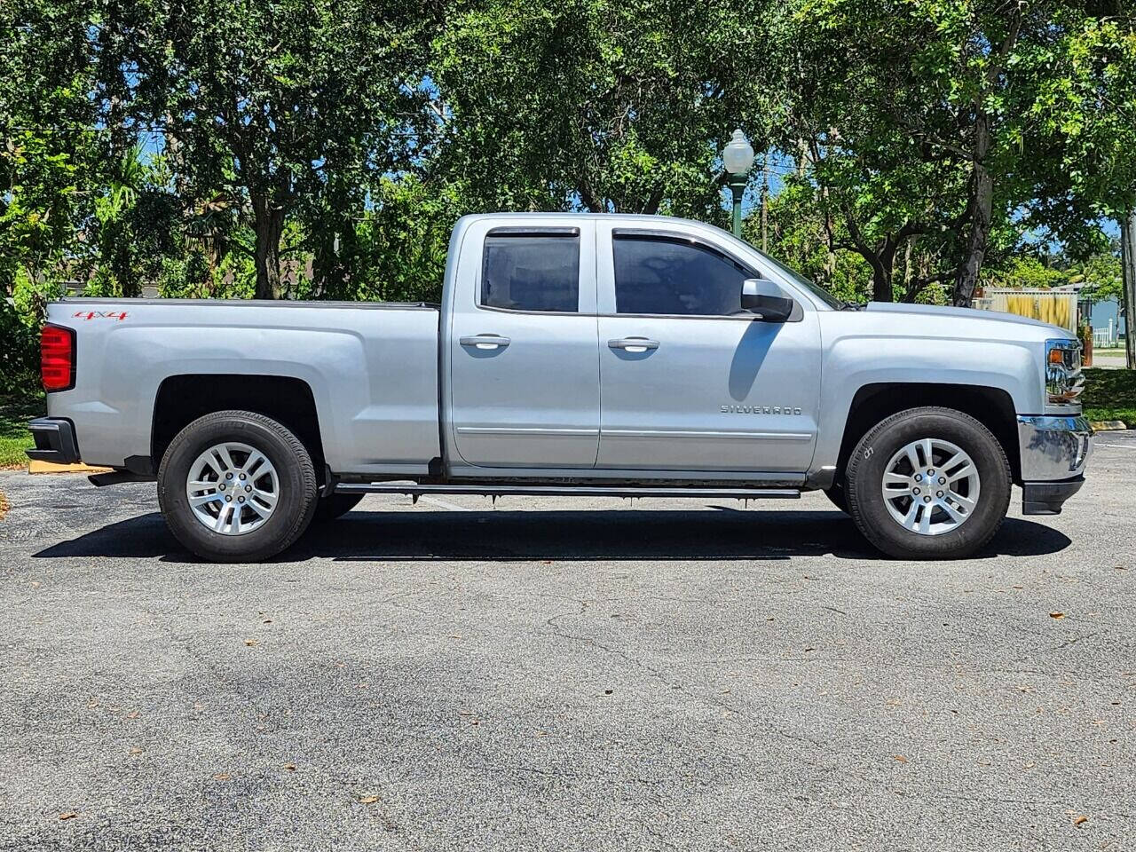 2017 CHEVROLET Silverado Pickup - $28,995