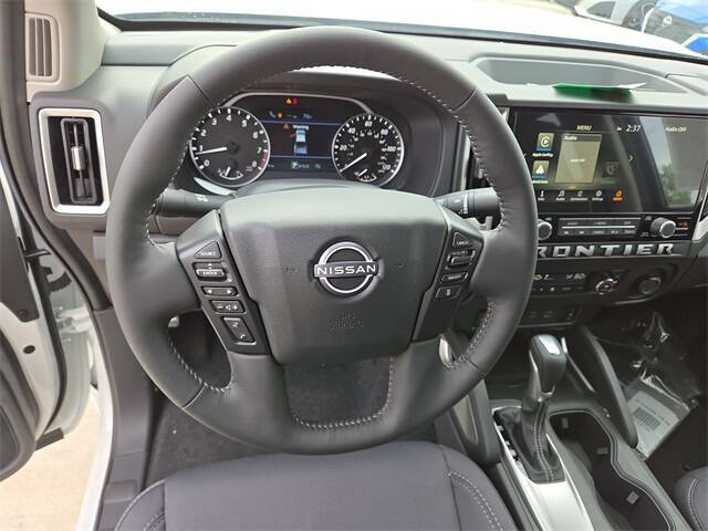 2025 Nissan Frontier SV