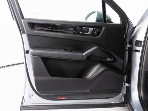 2023 Porsche Cayenne