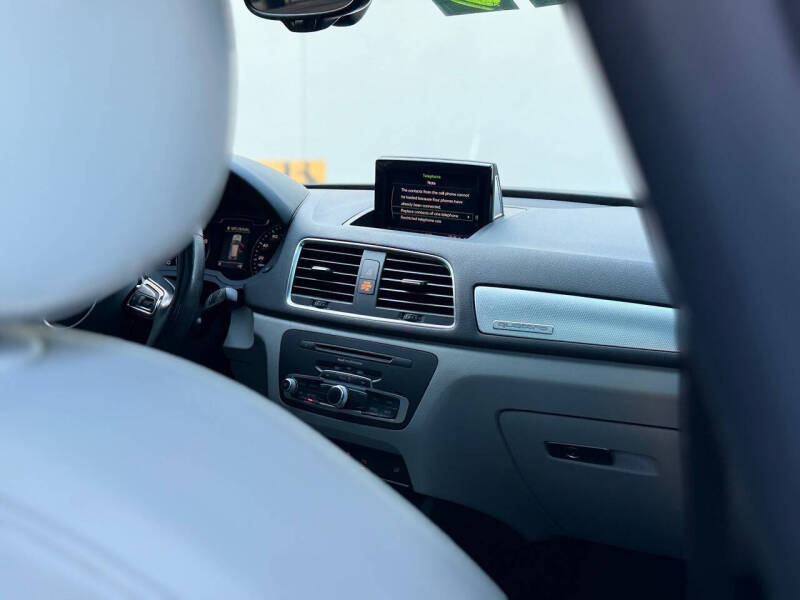 2015 Audi Q3 2.0T quattro Prestige