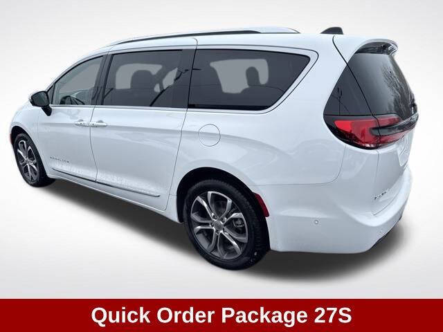 2025 Chrysler Pacifica Pinnacle