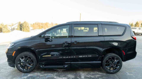 2022 Chrysler Pacifica Touring L