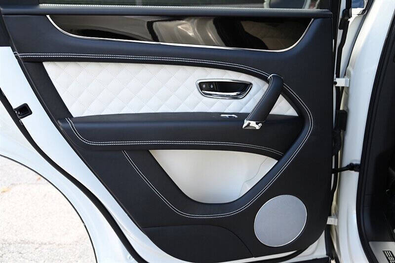 2019 Bentley Bentayga 14