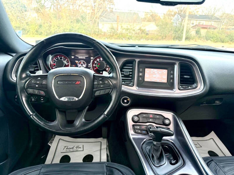 2015 Dodge Challenger SXT