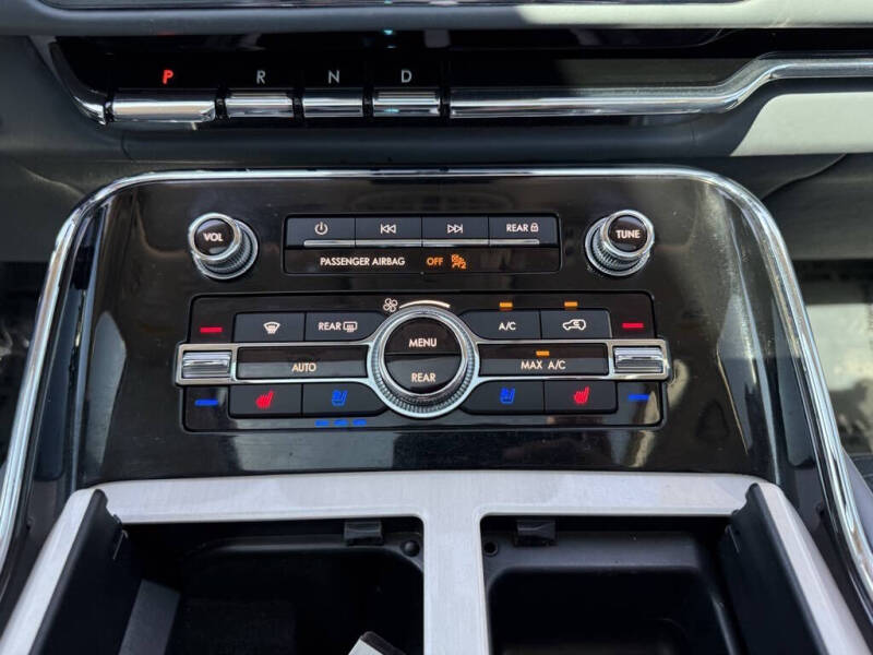 2018 Lincoln Navigator Black Label