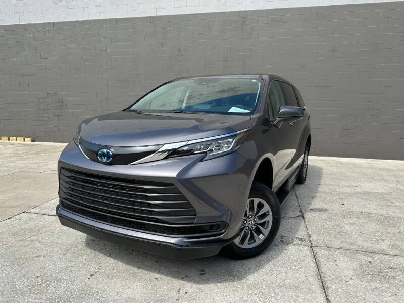 2023 Toyota Sienna LE 8-Passenger