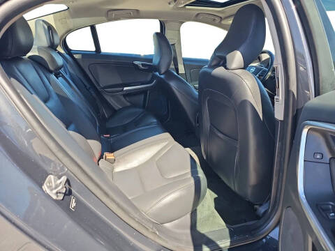 2015 Volvo S60 T5 Drive-E Platinum