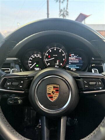 2023 Porsche Macan T