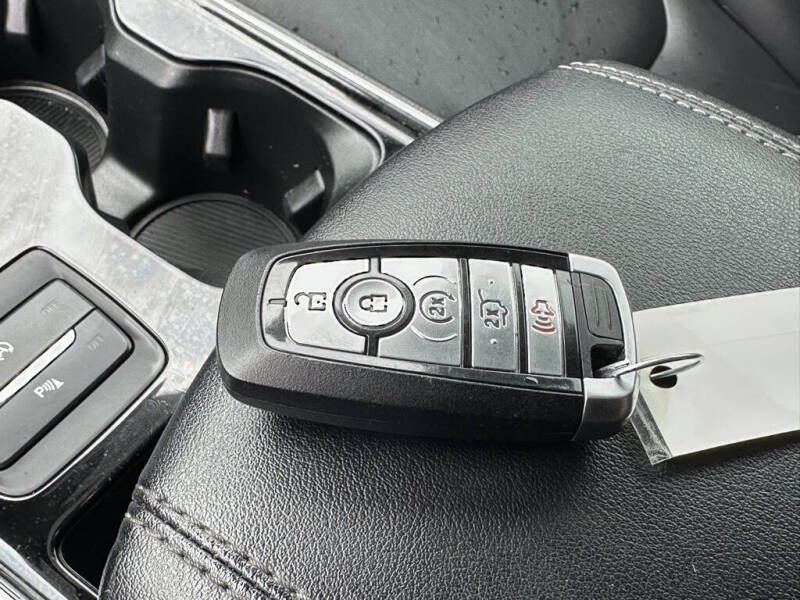 2022 Ford Edge Titanium