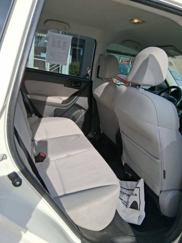 2016 Subaru Forester 2.5i