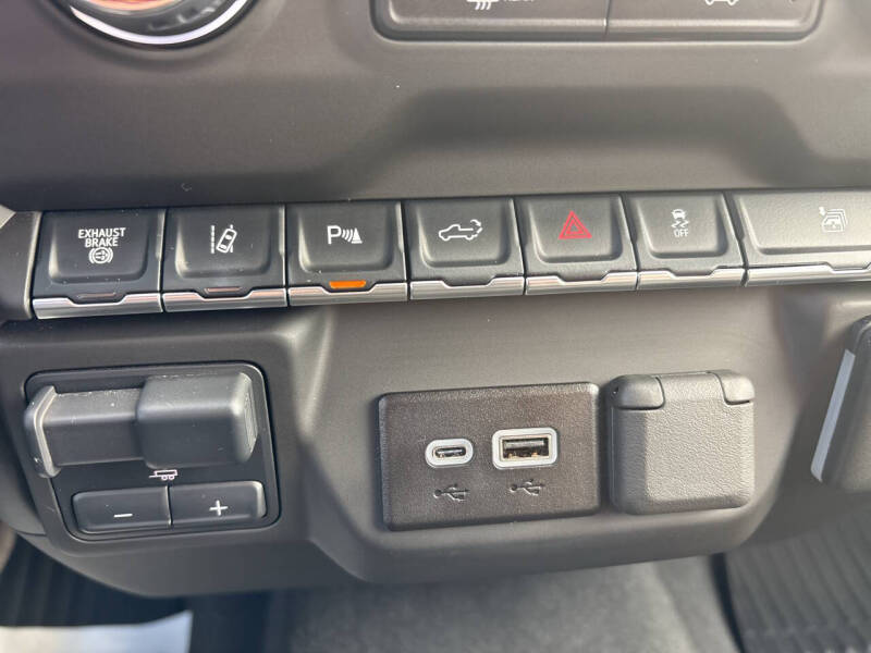 2025 Chevrolet Silverado 2500HD Custom