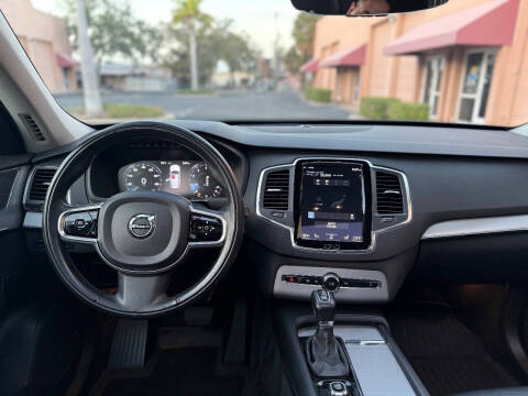 2021 Volvo XC90 T5 Momentum