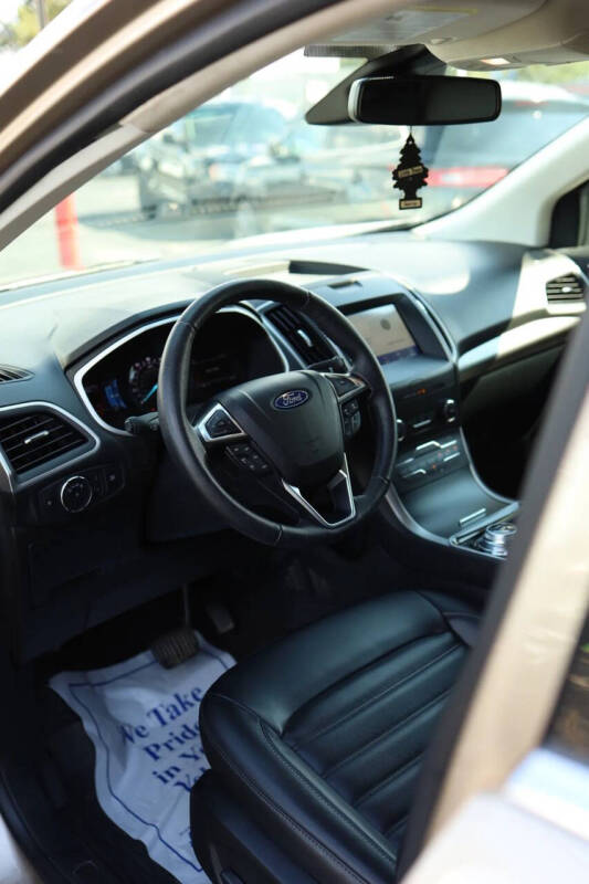 2020 Ford Edge