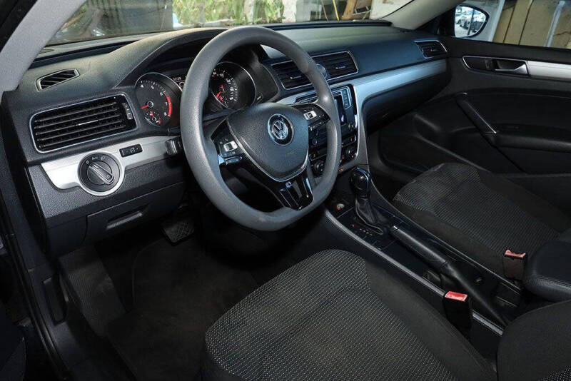 2017 Volkswagen Passat 1.8T S