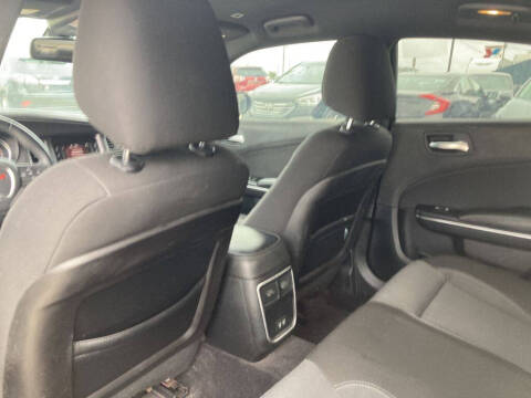 2017 Dodge Charger SE