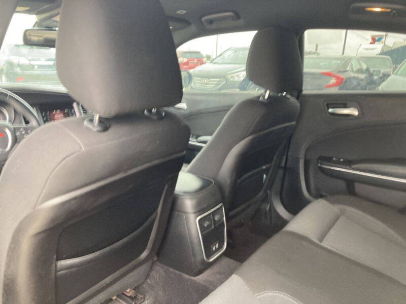 2017 Dodge Charger SE