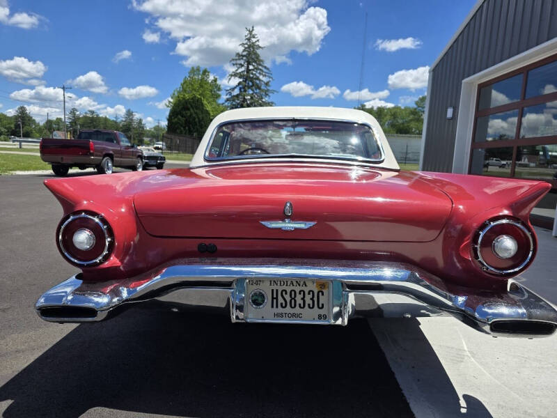 1957 Ford Thunderbird