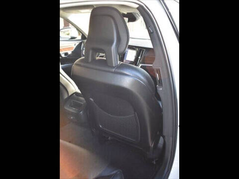 2017 Volvo S90 T5 Momentum