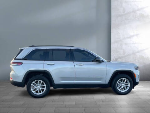 2024 Jeep Grand Cherokee Laredo X