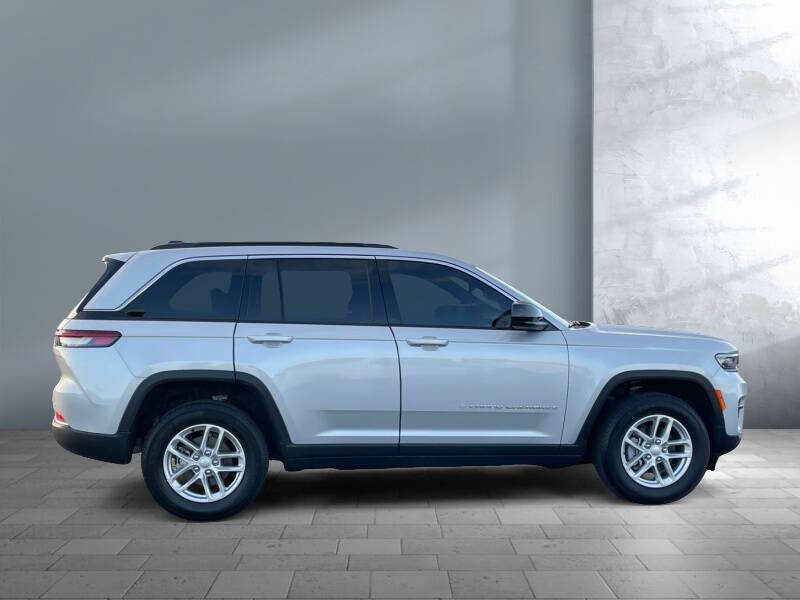 2024 Jeep Grand Cherokee Laredo X