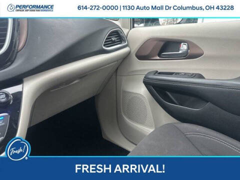 2024 Chrysler Voyager LX