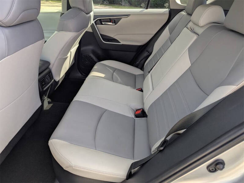 2025 Toyota RAV4 Hybrid XLE Premium