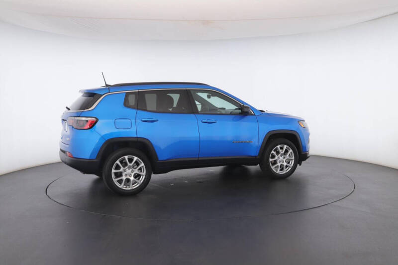 2023 Jeep Compass Latitude Lux