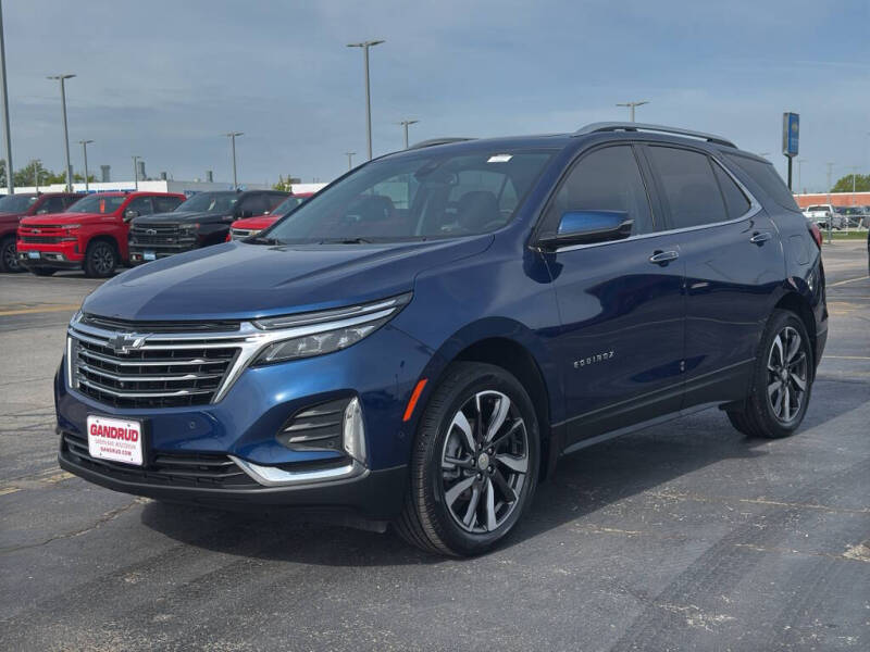 Used 2022 Chevrolet Equinox Premier with VIN 2GNAXXEV6N6110991 for sale in Green Bay, WI
