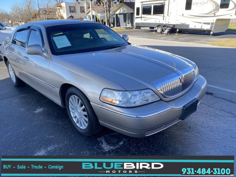 2003 Lincoln Town Car for sale at Blue Bird Motors in Crossville TN